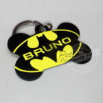 Ropa y accesorios para perro el salvador – placas id identificacion – diseño Batman – Frente